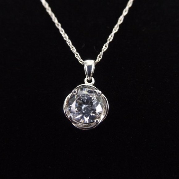 .925 Sterling Silver Crystal Solitaire Round Pendant Necklace - Picture 2 of 11